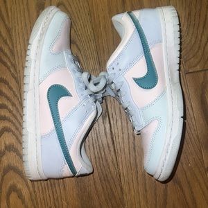 Nike dunks - used but in amazing condition